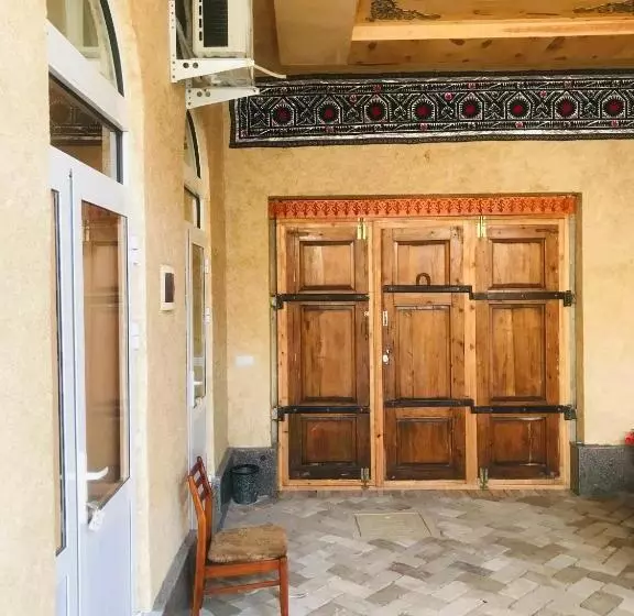 Majatalo Yakka Minor