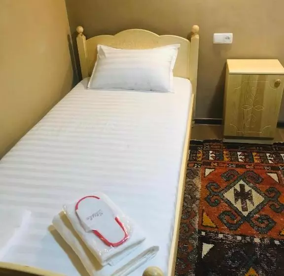 Majatalo Yakka Minor