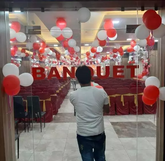 The Metropol Hotel Siwan