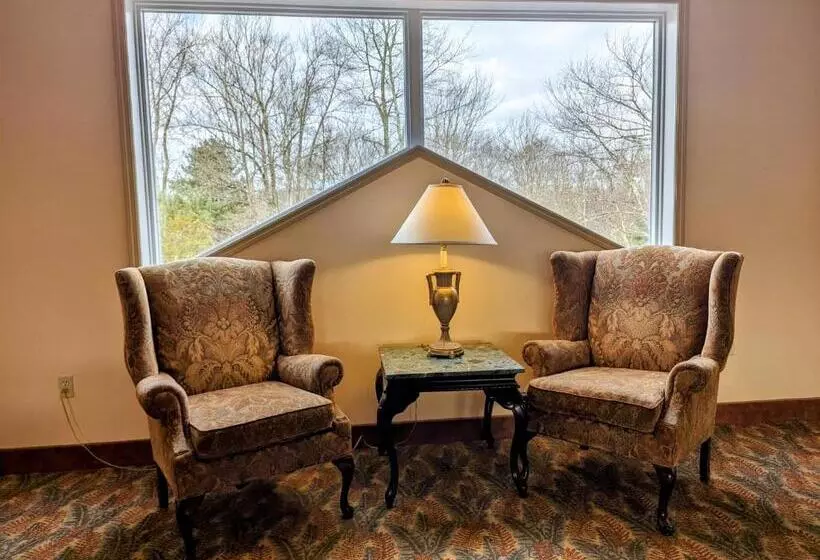 The Willowbrook Golf Hotel At Split Rock