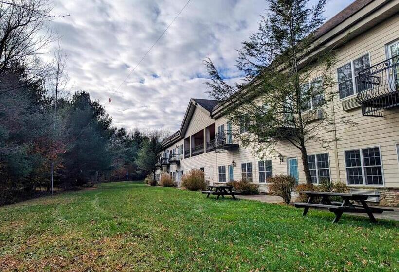 The Willowbrook Golf Hotel At Split Rock