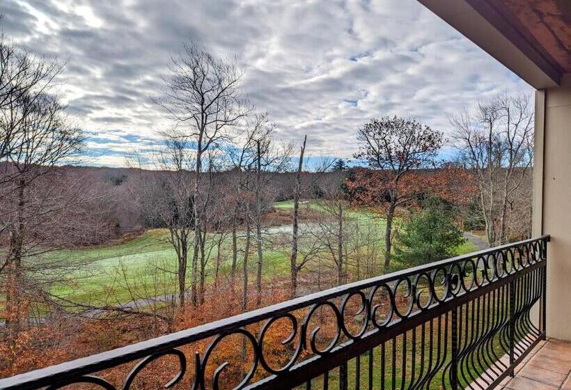 The Willowbrook Golf Hotel At Split Rock