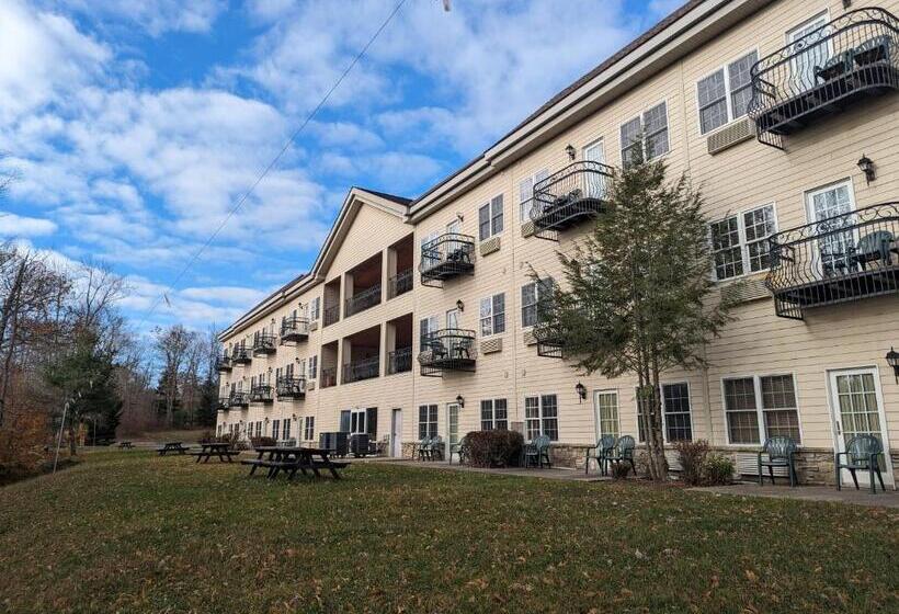 The Willowbrook Golf Hotel At Split Rock