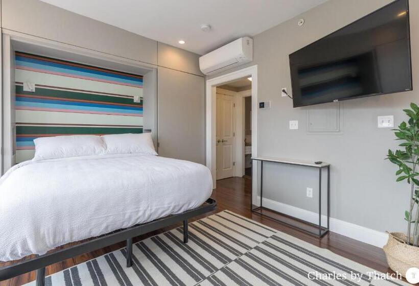 J Miller Flats By Thatch