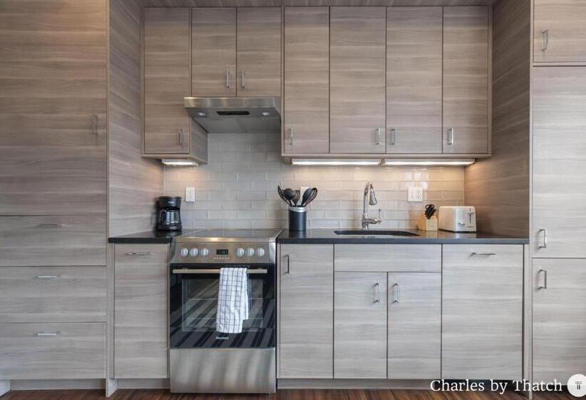 J Miller Flats By Thatch