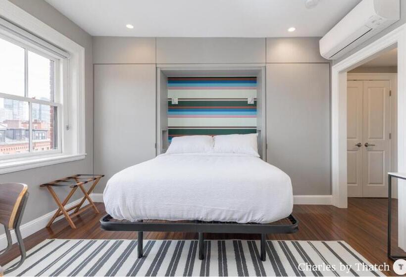 J Miller Flats By Thatch