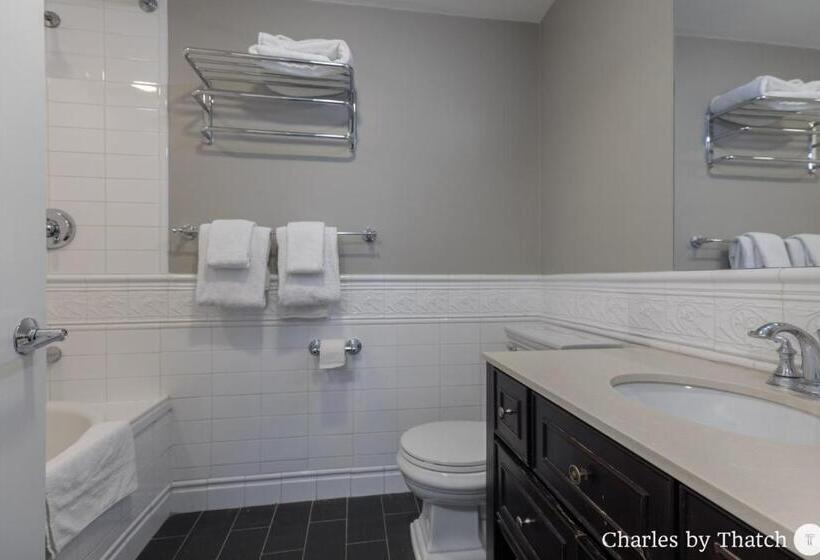 J Miller Flats By Thatch