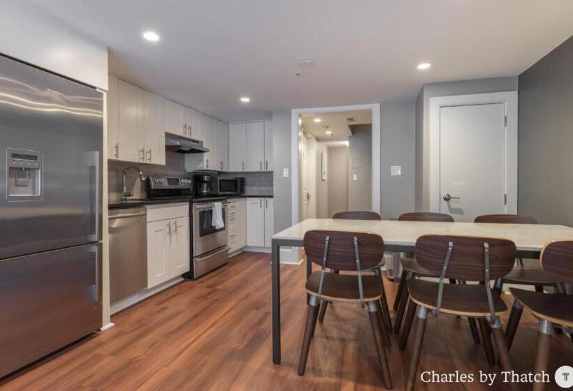 J Miller Flats By Thatch