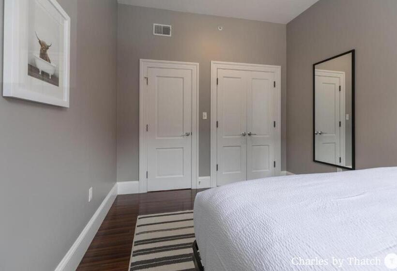 J Miller Flats By Thatch