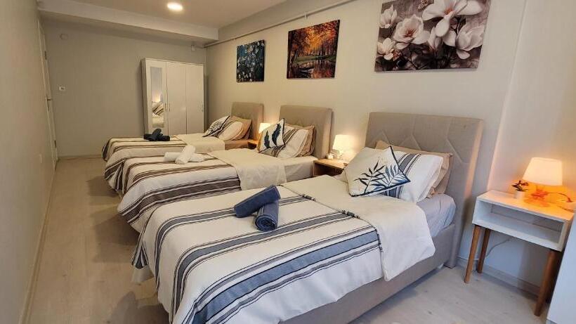 ユースホステル Rooms In The Heart Of Sisli   1 Min To Metro   Shared Bathroom And Kitchen