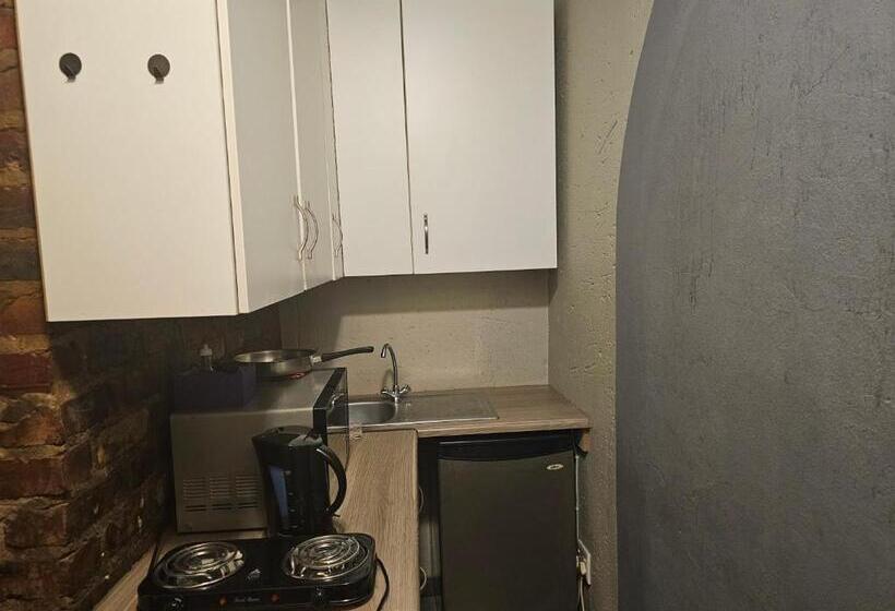 تختخواب و صبحانه Castle Home