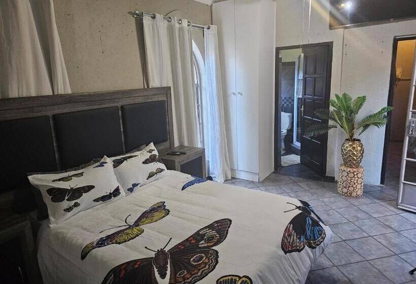 تختخواب و صبحانه Castle Home