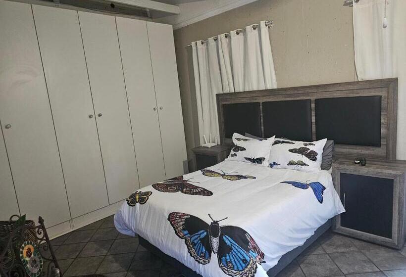 تختخواب و صبحانه Castle Home