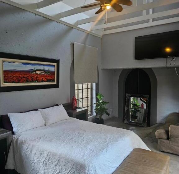 تختخواب و صبحانه Castle Home