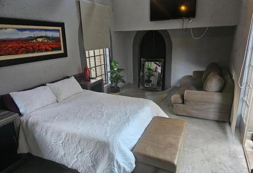 تختخواب و صبحانه Castle Home