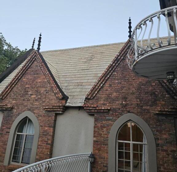 تختخواب و صبحانه Castle Home