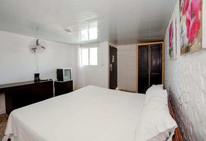 تختخواب و صبحانه Dios Es Fiel Ali