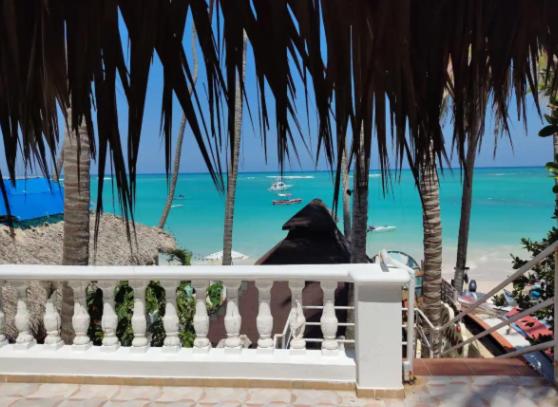 تختخواب و صبحانه Dios Es Fiel Ali