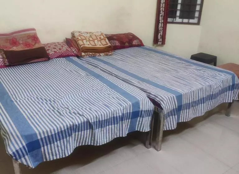 Bed & Breakfast Shanthi Comforts