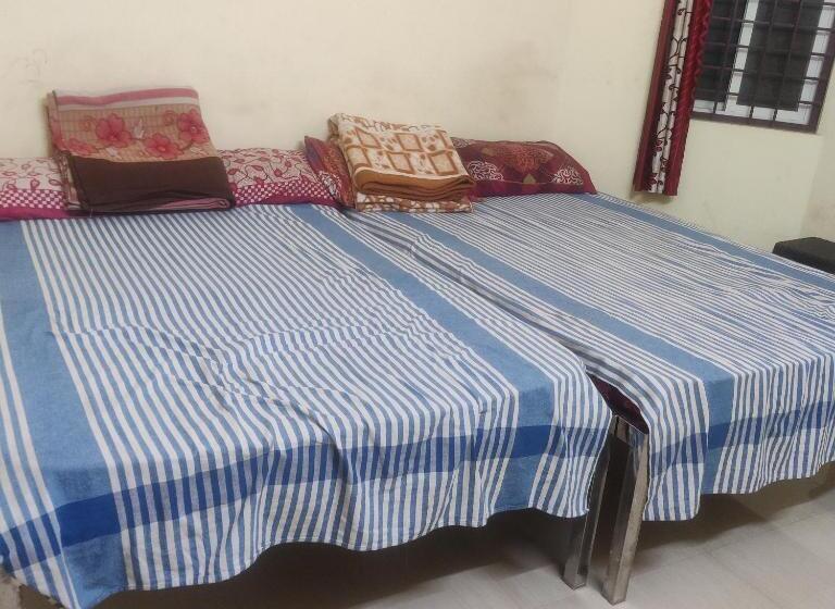 Bed and Breakfast Shanthi Comforts