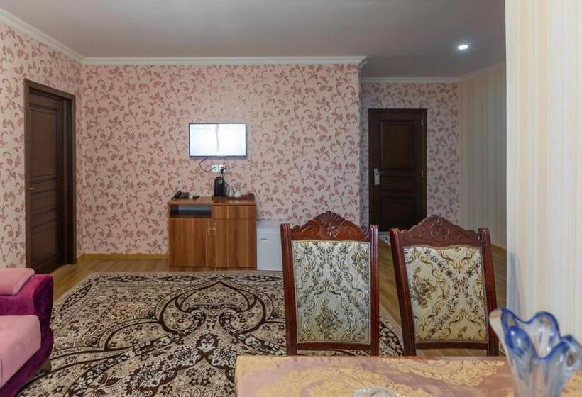 هتل Arivainn Center