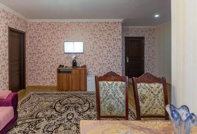 هتل Arivainn Center