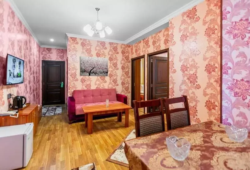 هتل Arivainn Center