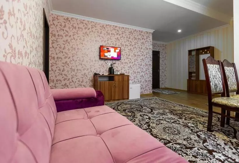 هتل Arivainn Center