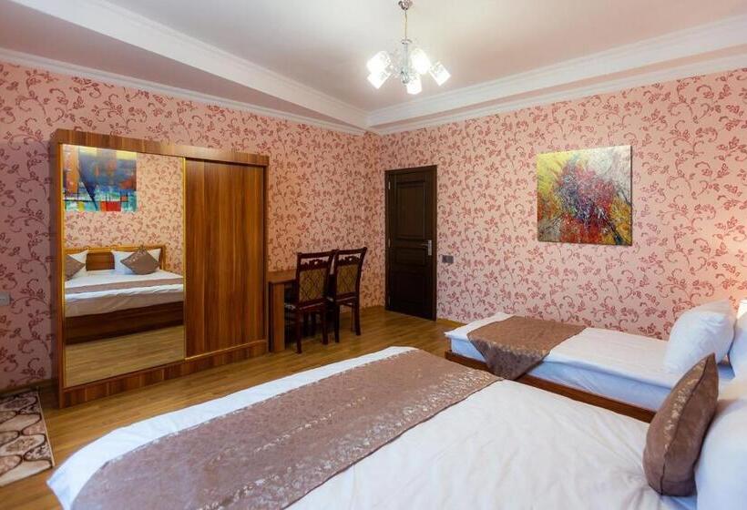 هتل Arivainn Center