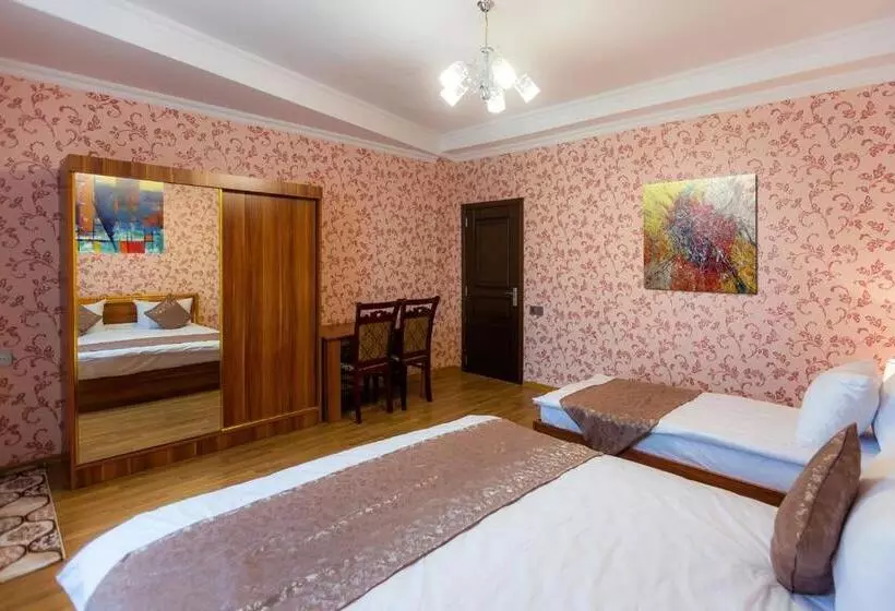 هتل Arivainn Center