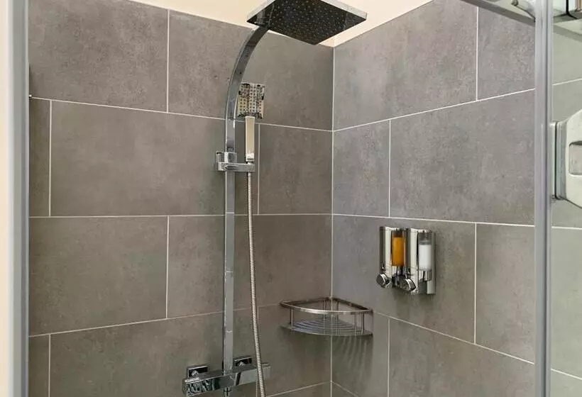 ホテル Market Place Serviced Apartments, Leek