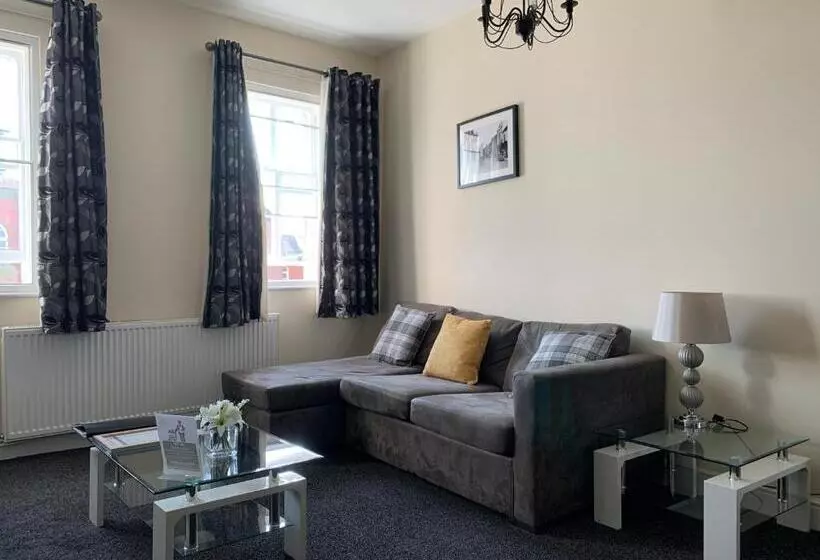 ホテル Market Place Serviced Apartments, Leek