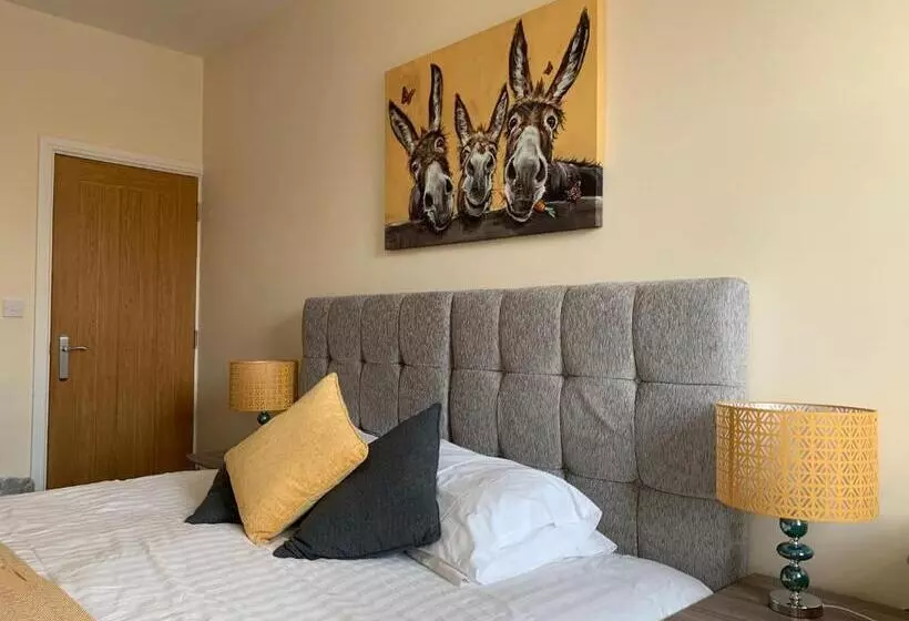 ホテル Market Place Serviced Apartments, Leek