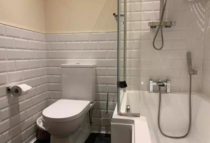 ホテル Market Place Serviced Apartments, Leek