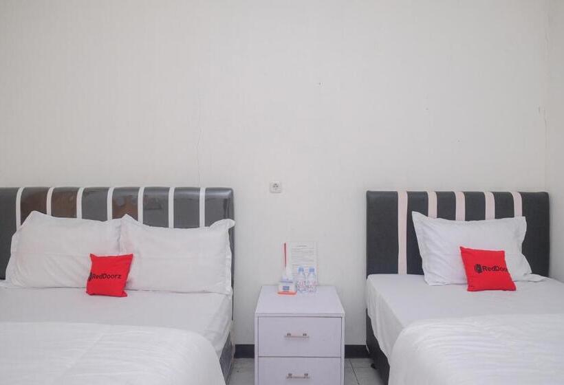 Hotel Reddoorz Syariah @ Jalan Dieng Wonosobo 2