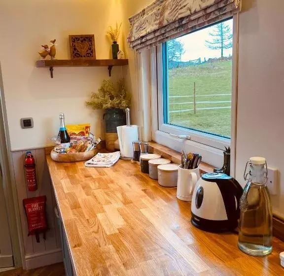ホテル The Original Sleeping Giant Lodge   Farm Stay, Meet The Animals