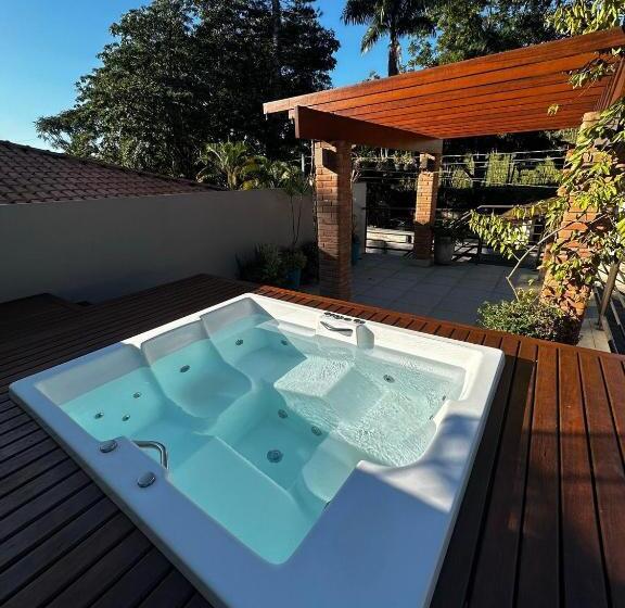 Otel Studios Em Contêiner No Bosque