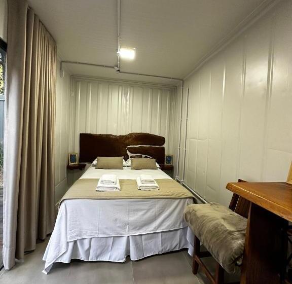 Otel Studios Em Contêiner No Bosque