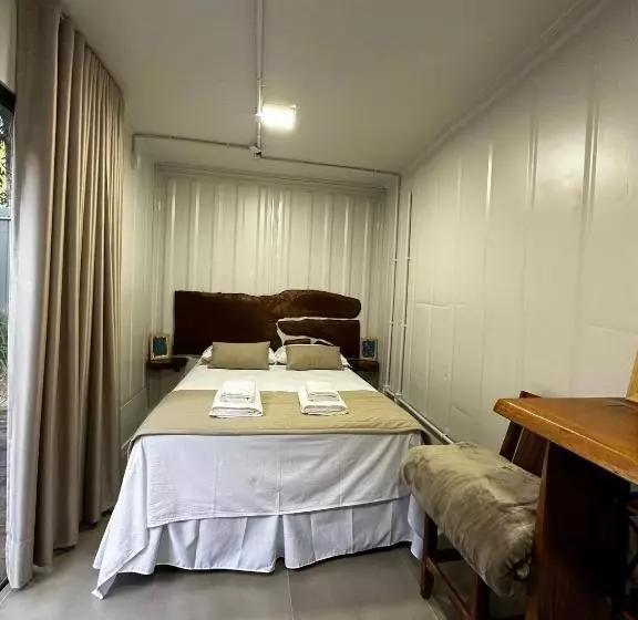 ホテル Studios Em Contêiner No Bosque