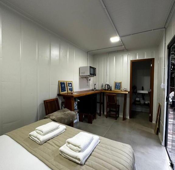 Otel Studios Em Contêiner No Bosque