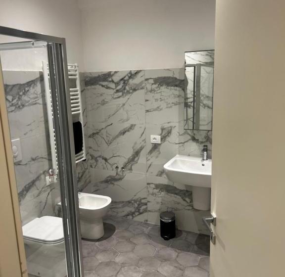 بنسيون Archivolto Del Teatro