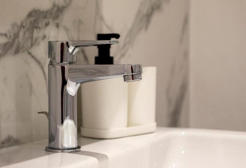 بنسيون Archivolto Del Teatro