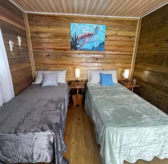 ペンション Ponci’s Gate To Gaia Holistic Center