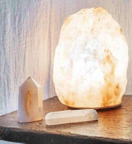 پانسیون Ponci’s Gate To Gaia Holistic Center