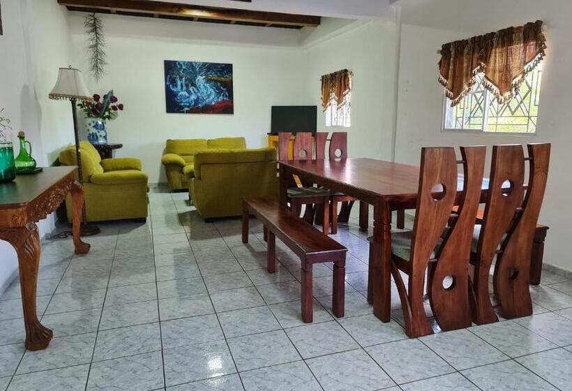 پانسیون Quinta San Juan, Lago De Coatepeque