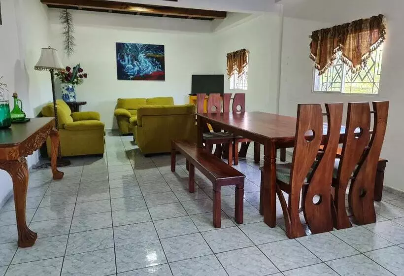 ペンション Quinta San Juan, Lago De Coatepeque