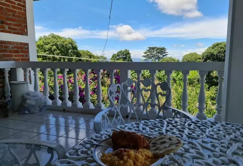 ペンション Quinta San Juan, Lago De Coatepeque