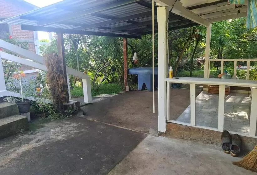 ペンション Quinta San Juan, Lago De Coatepeque