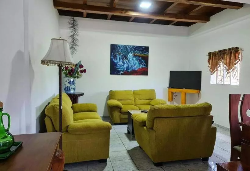 ペンション Quinta San Juan, Lago De Coatepeque