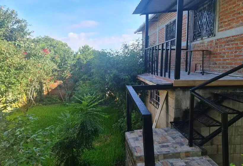 ペンション Quinta San Juan, Lago De Coatepeque
